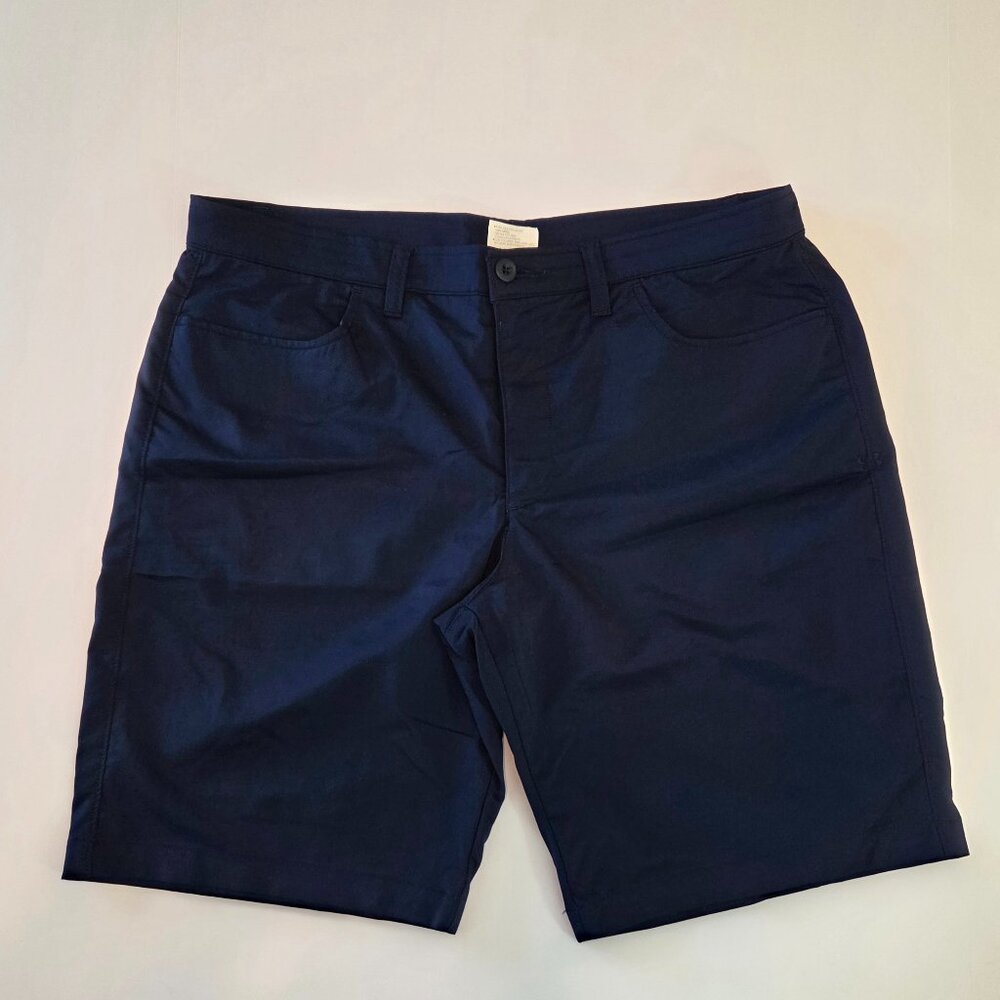 Under Armour HeatGear Men’s Loose Fit Shorts, Navy Blue, Size 38